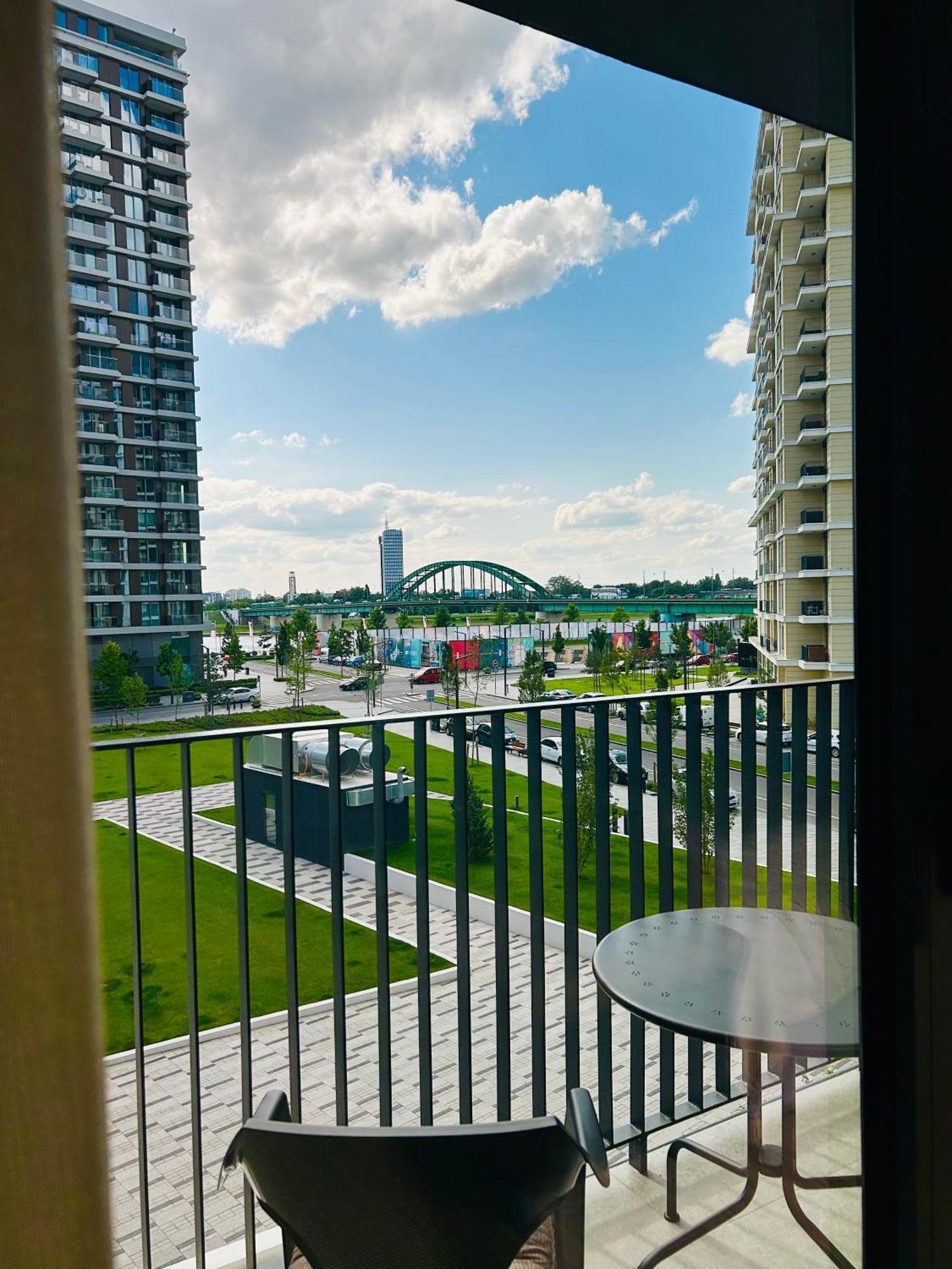 Luxury Waterfront View - BW Apartment River View ベオグラード エクステリア 写真